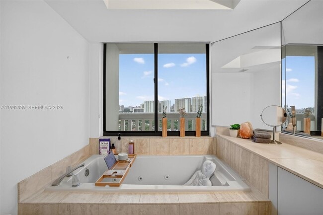 Building Photo - 1000 W Island Blvd