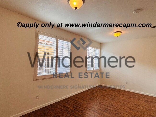 Building Photo - Bright & Stylish Entertainer's Retreat! Single story 3 bed- Plus Bonus Room!!