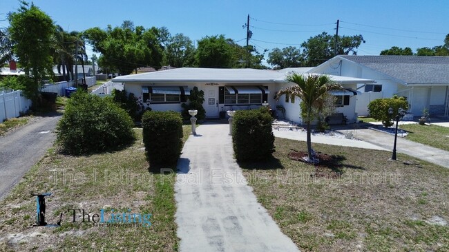 Building Photo - 4518 15th Ave N