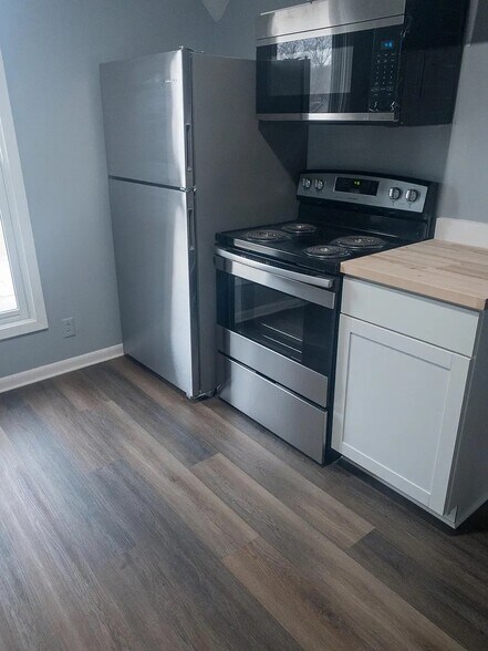 Kitchen - 2202 S Warren St