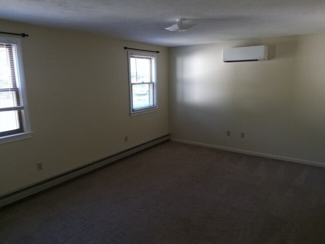 Building Photo - 15 Catalpa Cir