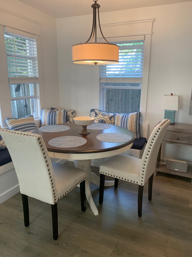 Dining Area w/ Built in Bench Seat - 205 10th Ave