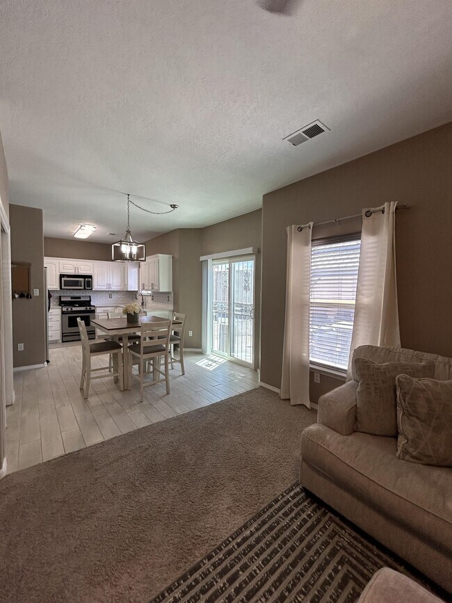 Building Photo - 835 Kipuka Dr NW