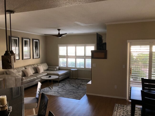 Building Photo - 1975 Blooming Hills Dr