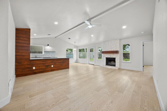 Building Photo - 8708 Huebinger Pass