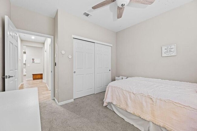 Building Photo - Beautiful 3 Bedroom PLUS bonus Room For Re...