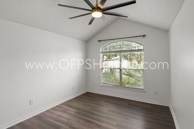 Building Photo - 1845 Brick Cir