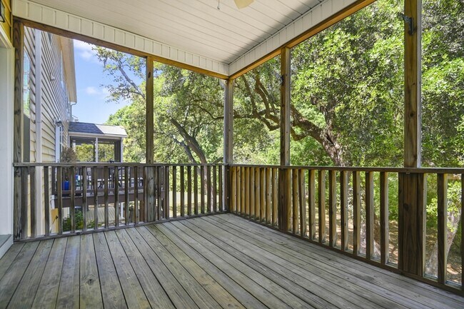 Building Photo - 1406 Hamlin Park Cir