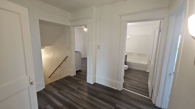 Building Photo - 139 32nd St NE