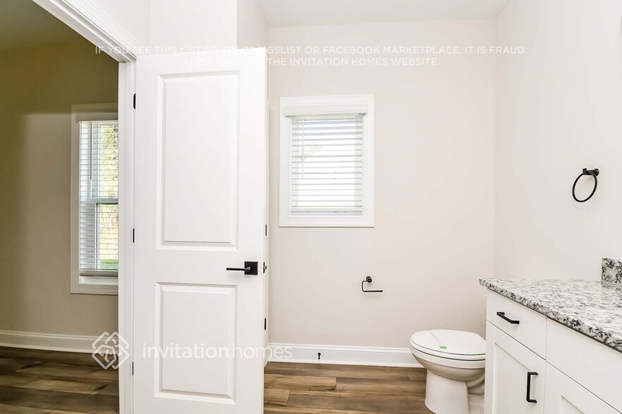 Building Photo - 411 Azalea Gaze Dr