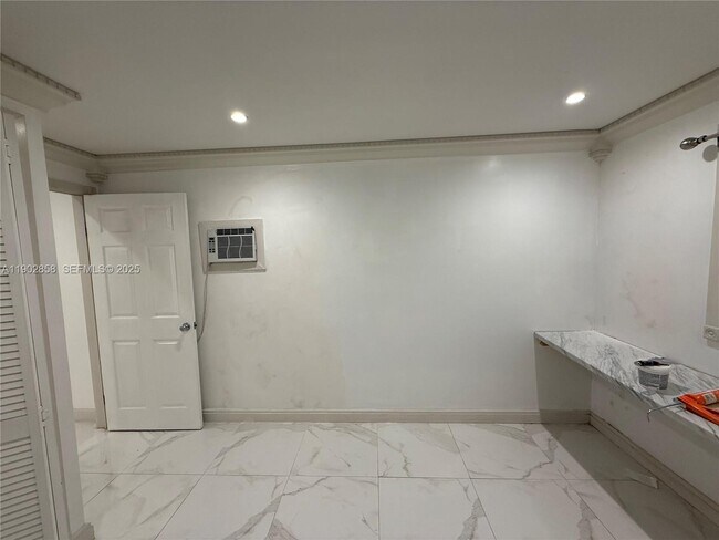 Building Photo - 1490 NW 34th St