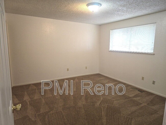 Building Photo - 6745 Peppermint Dr