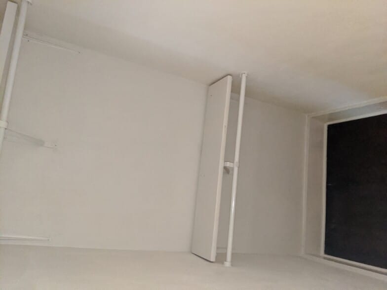 Building Photo - 721 Main St