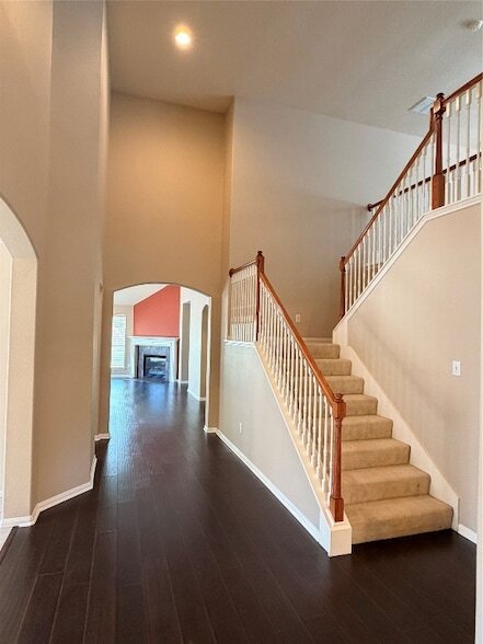 Building Photo - 906 Taylor Ridge Dr