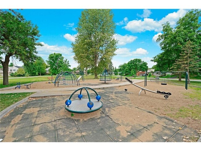 Building Photo - 4222 Basswood Rd