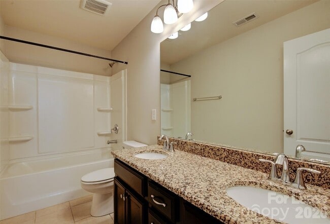 Building Photo - 16125 Hammersmith Farm Dr