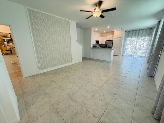 Building Photo - Townhouse in Land O' Lakes - The Townes at Lake Thomas