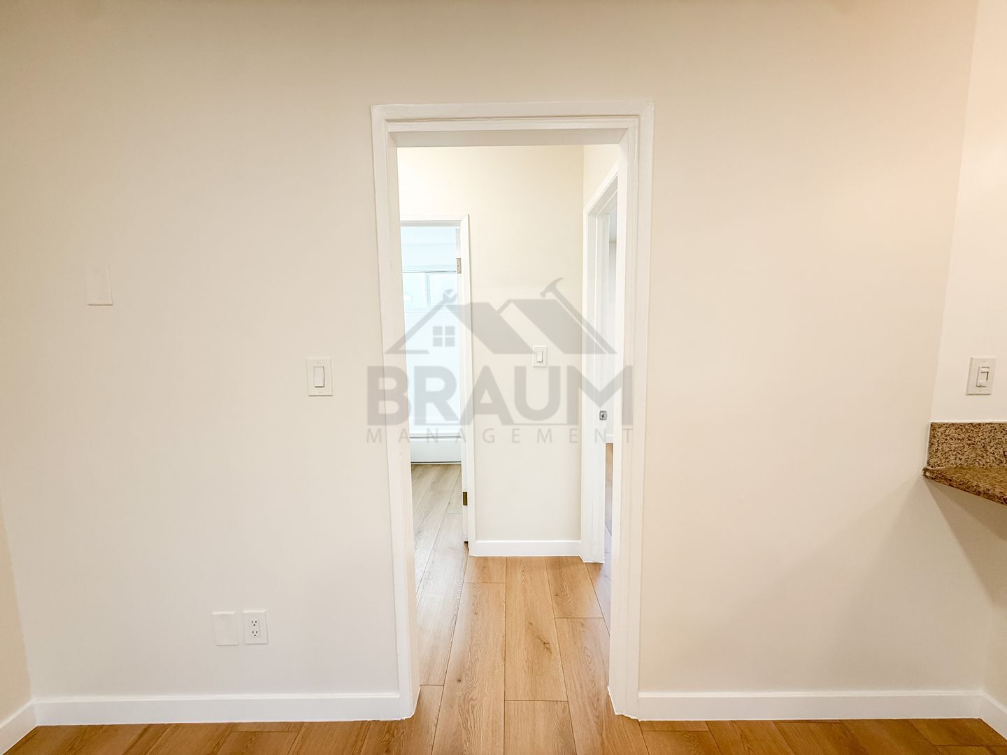 Building Photo - 5611 Fulcher Ave