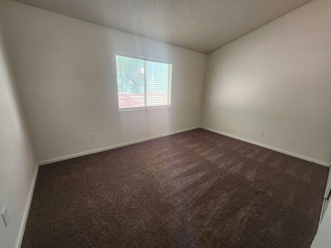 Building Photo - 73512 Sun Valley Dr
