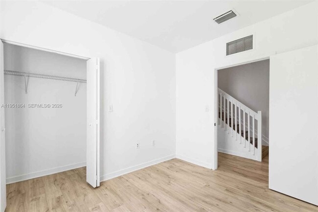 Building Photo - 170 NW 158 St #8 Miami, FL 33169