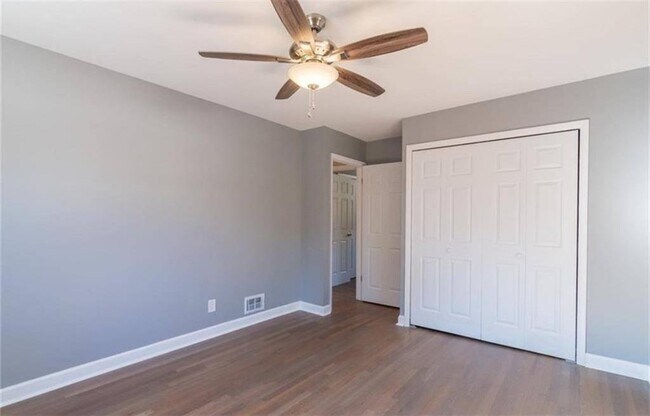 Building Photo - 3022 Trafalgar Way