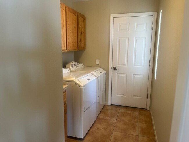 Building Photo - Beautiful Home In Sun Lakes Village