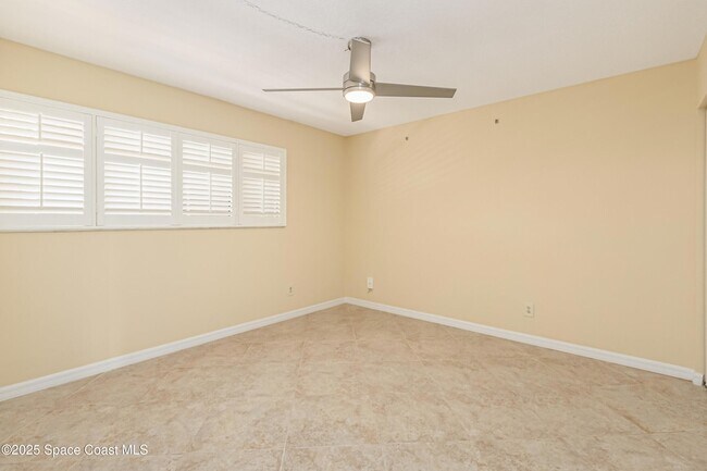 Building Photo - 1101 S Miramar Ave