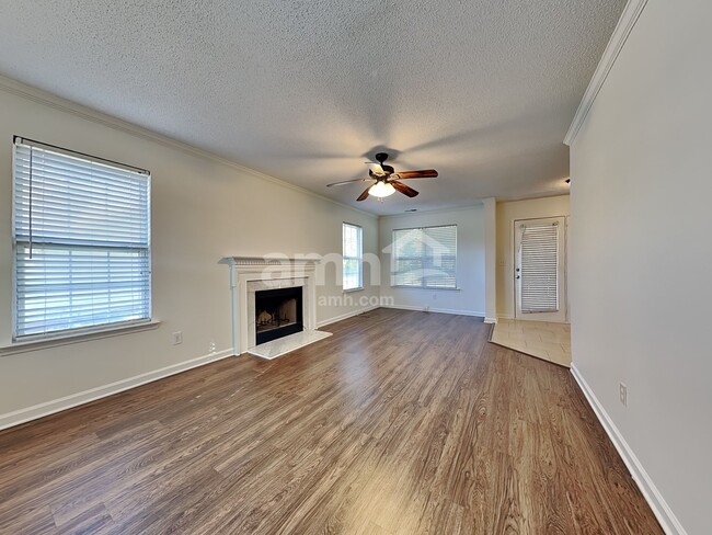 Building Photo - 3226 Silver Spur Ct