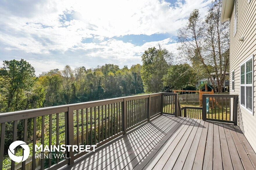 Building Photo - 203 Majestic Oak Dr