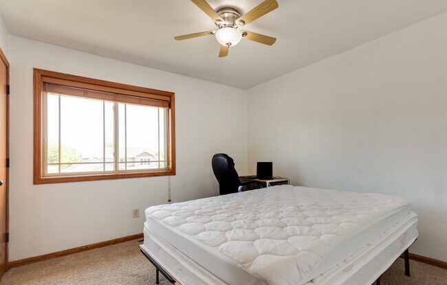 Building Photo - 6311 Fairway Dr NW