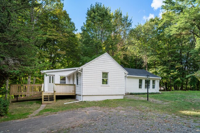 Primary Photo - 316 Jinny Hill Rd
