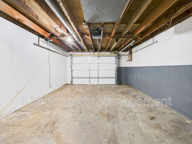 Building Photo - 131 S Crescent Ave