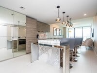 Building Photo - 650 NE 32nd St