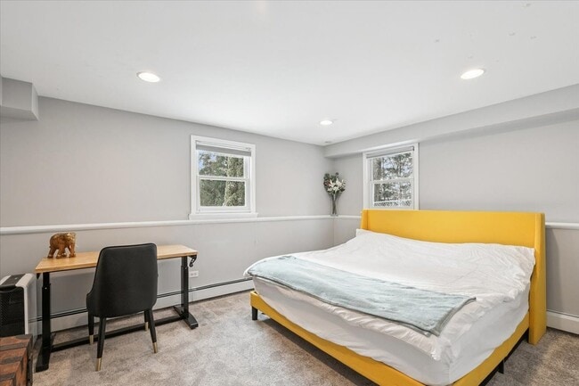 Building Photo - 825 Highview Terrace