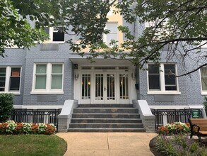 Building Photo - DC Studio in "Old City"  - Furnished!! Murphy bed & small sofa.