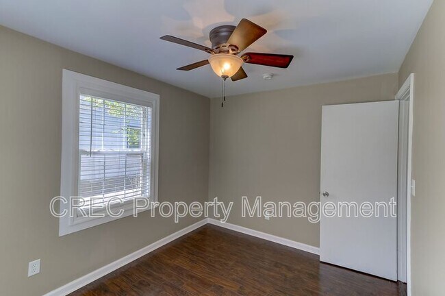 Building Photo - 2401 Eagle Dr