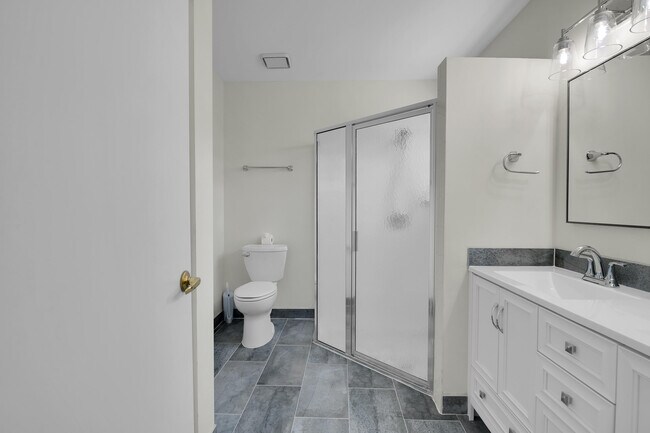 Building Photo - 5625 Aspen Ridge Cir