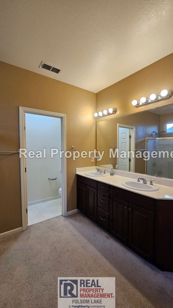 Building Photo - Updated 3 Bed 2 Bath Home on quiet Court