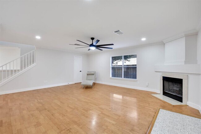 Building Photo - 10903 Claywood Dr