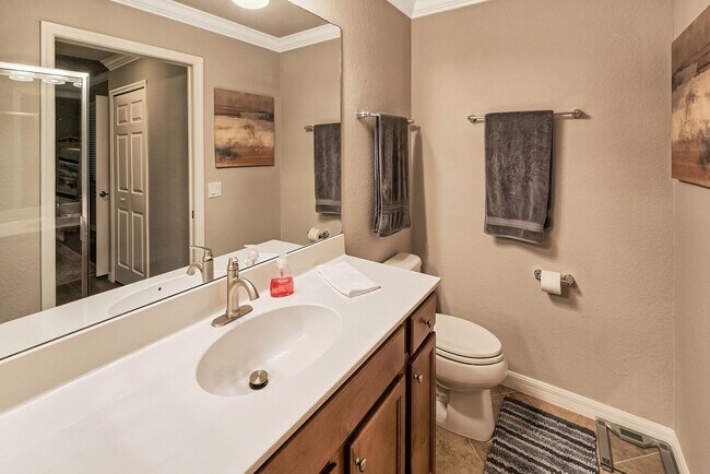 Building Photo - Available for immediate occupancy - 2BR/2BA Furnished Annual Condo available in Treviso Bay with ...