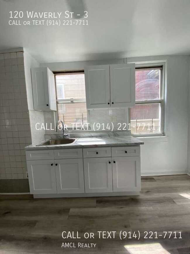 Building Photo - 120 Waverly St