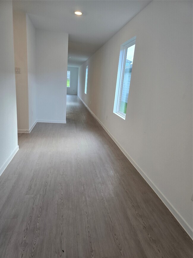 Building Photo - 25561 Blossom Ct