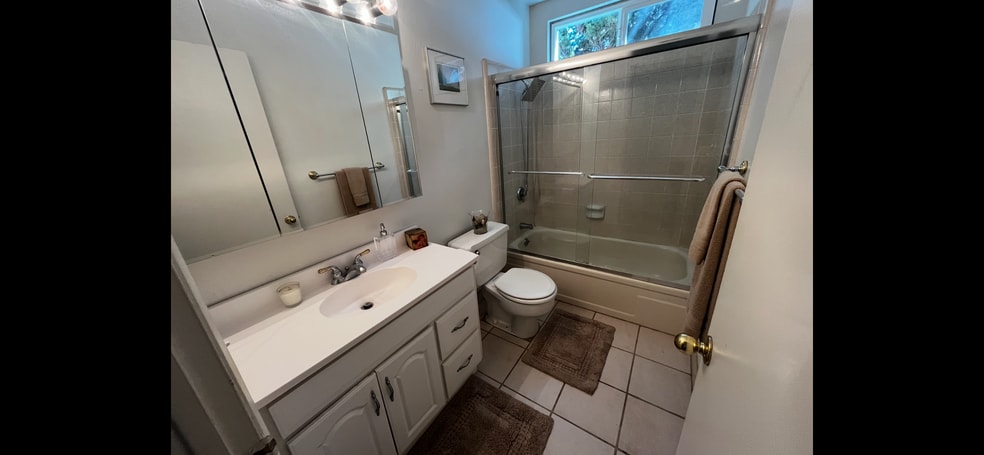 Building Photo - 3319 Holloway St