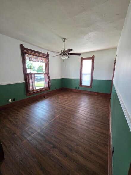 Bottom Unit Living Room - 122 W Broadway St