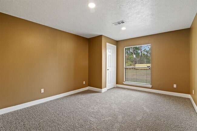 Building Photo - 38210 Green Willow St