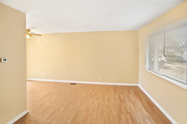 Building Photo - 3382 Fox Hill Rd