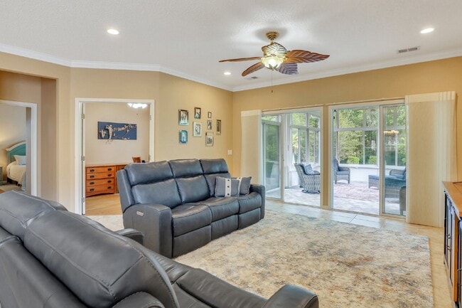 Building Photo - "Charming 2 Bed, 2 Bath with Den Rental Home in Sun City, SC - Spacious and Inviting!"