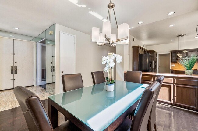 Building Photo - 142 Lakeshore Dr