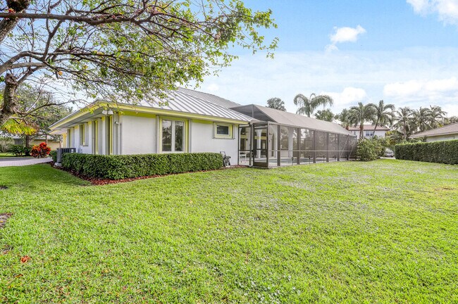 Building Photo - 8120 SE Waterway Dr
