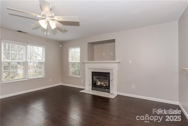 Building Photo - 231 Woodlynn Dr